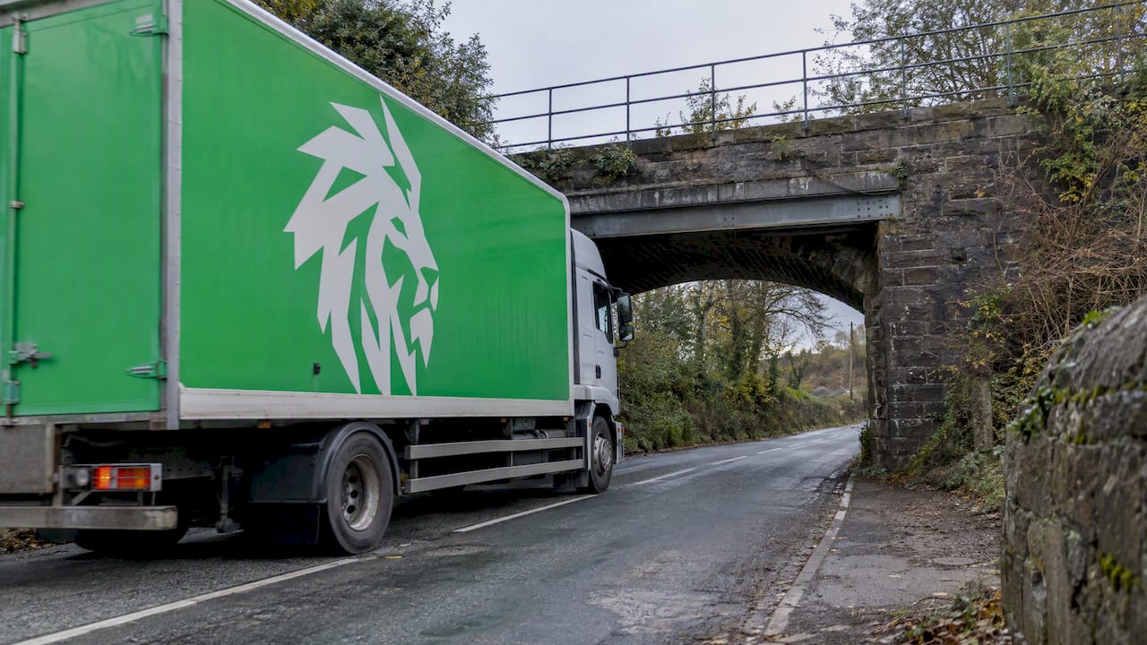 removal lorry access uk